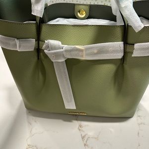 MICHAEL KORS GREEN TOTE